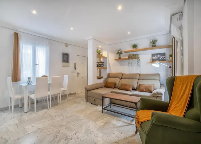 Zafiro Apartment&Parking In The Historical Centre