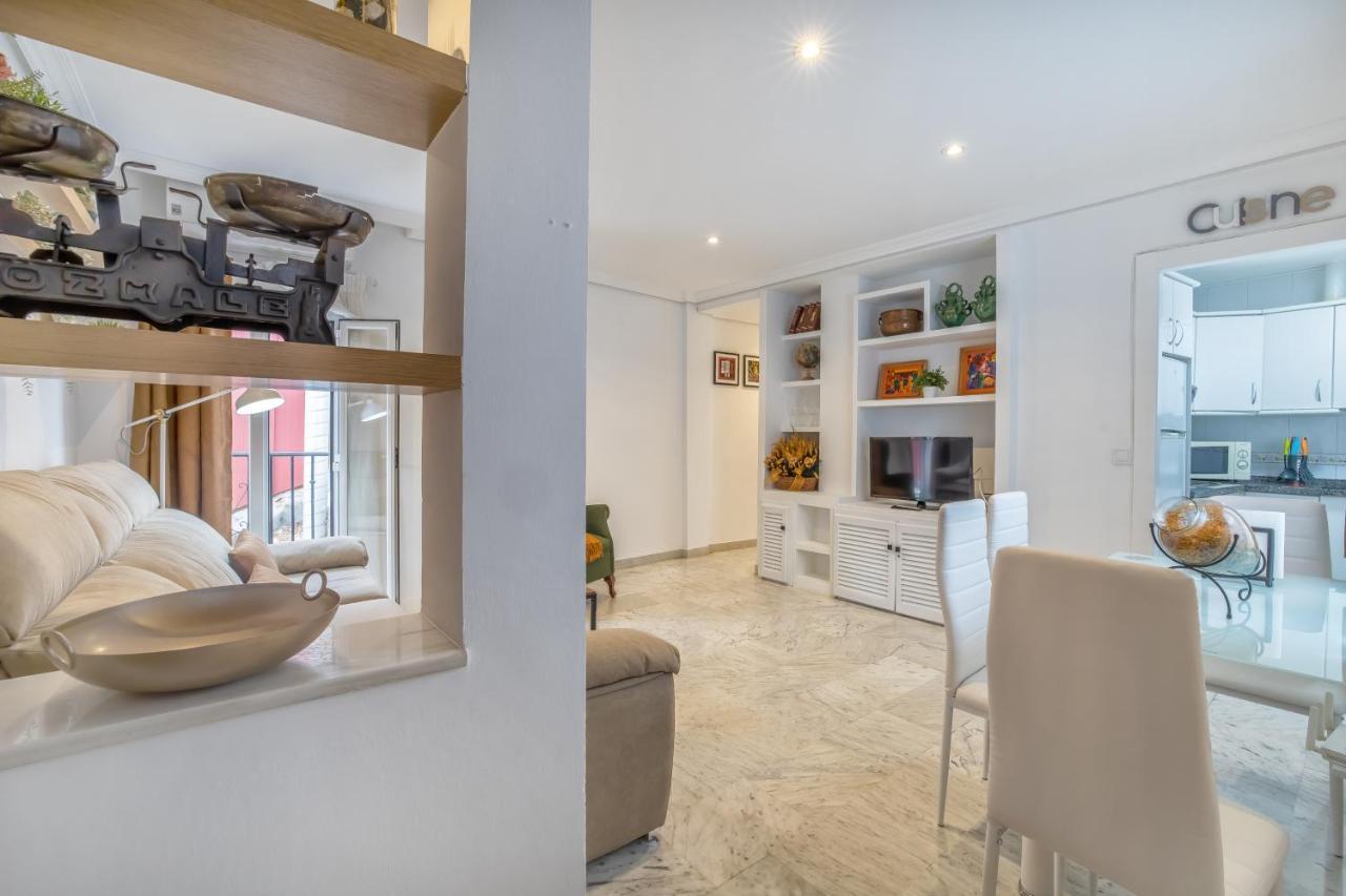 Zafiro Apartment&parking In The Historical Centre Apartment *